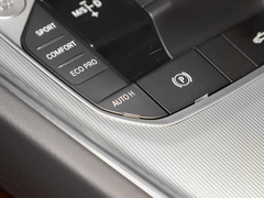 2022款 sDrive 25i M运动曜夜套装 