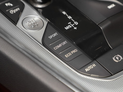 2022款 sDrive 25i M运动曜夜套装 