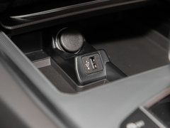 2022款 sDrive 25i M运动曜夜套装 