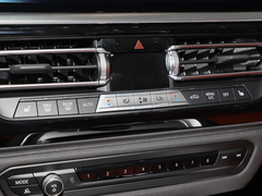 2022款 sDrive 25i M运动曜夜套装 