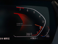 2022款 sDrive 25i M运动曜夜套装 