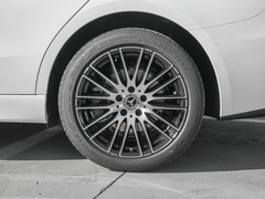 2023款 C 260 L 运动版