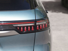 2023款 400T 两驱豪华版 5座