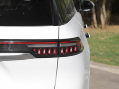 2023款 400T 两驱豪华版 5座