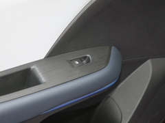 2023款 1.3T 轻混自动尊享版