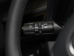 2022款 260h 探・趣版