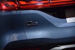 2022款 40 TFSI quattro 观云型 Light 飞骑套装