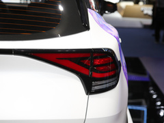 2023款 2.0T 两驱豪华版