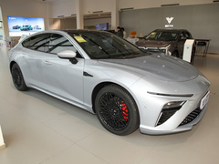 2022款 纯电 715km 后驱大版