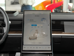2022款 纯电 715km 后驱大版