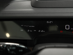 2022款 纯电 715km 后驱大版