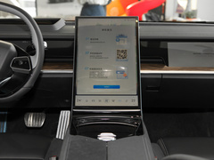 2022款 纯电 715km 后驱大版