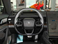 2022款 纯电 715km 后驱大版