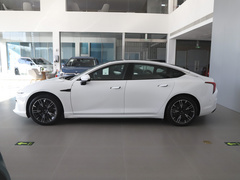 2022款 纯电 715km 后驱中版