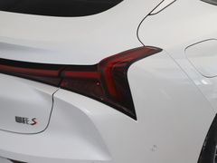 2022款 纯电 715km 后驱中版