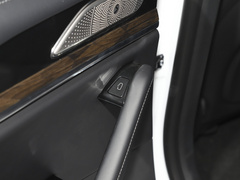 2022款 纯电 715km 后驱中版