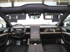 2022款 纯电 715km 后驱中版