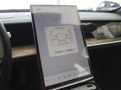2022款 纯电 715km 后驱中版