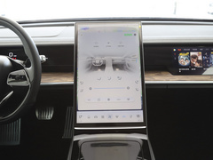 2022款 纯电 715km 后驱中版