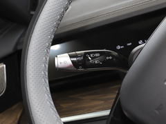 2022款 纯电 715km 后驱中版