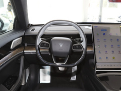 2022款 纯电 715km 后驱中版