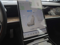 2022款 纯电 715km 后驱中版
