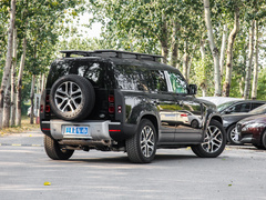 2023款 改款 110 3.0T P400 暗黑特别版