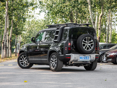 2023款 改款 110 3.0T P400 暗黑特别版