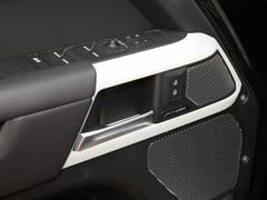 2023款 改款 110 3.0T P400 暗黑特别版