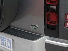 2023款 改款 110 3.0T P400 暗黑特别版