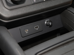 2023款 改款 110 5.0T V8