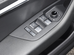 奥迪A6L 2023款 40 TFSI 豪华致雅型