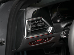 2023款 M3四门轿车 M xDrive 雷霆版