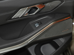 2023款 M3四门轿车 M xDrive 雷霆版