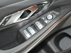 2023款 M3四门轿车 M xDrive 雷霆版