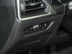 2023款 M3四门轿车 M xDrive 雷霆版
