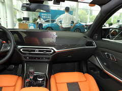 2023款 M3四门轿车 M xDrive 雷霆版