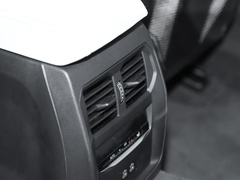 2023款 M3四门轿车 M xDrive 雷霆版
