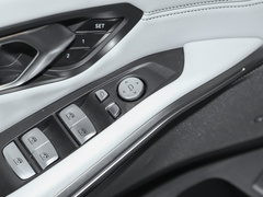 2023款 M3四门轿车 M xDrive 雷霆版