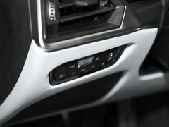 2023款 M3四门轿车 M xDrive 雷霆版