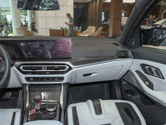 2023款 M3四门轿车 M xDrive 雷霆版