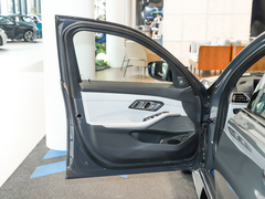 2023款 M3四门轿车 M xDrive 雷霆版