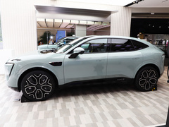 2022款 超长续航双电机奢享版 5座