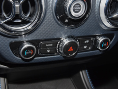 2023款 2.0D 自动四驱刀锋英雄版侠客型