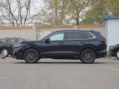 2023款 240TURBO 两驱精英版 5座
