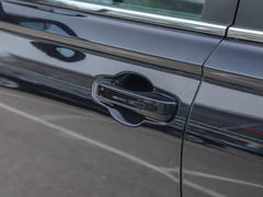 2023款 240TURBO 两驱精英版 5座