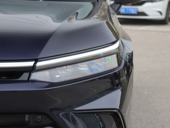 2023款 240TURBO 两驱精英版 5座