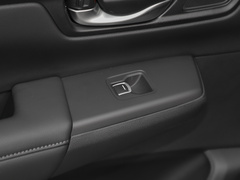 2023款 240TURBO 两驱精英版 5座