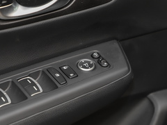 2023款 240TURBO 两驱精英版 5座