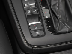 2023款 240TURBO 两驱精英版 5座